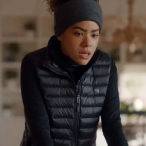 Antonia Gentry Ginny & Georgia S02 Black Vest