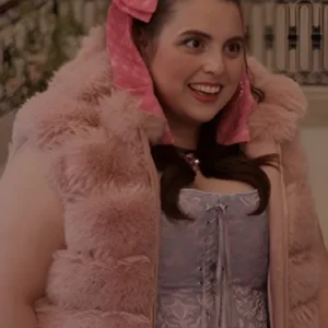 Only Murders In The Building S05 Beanie Feldstein Fur HoodedVest