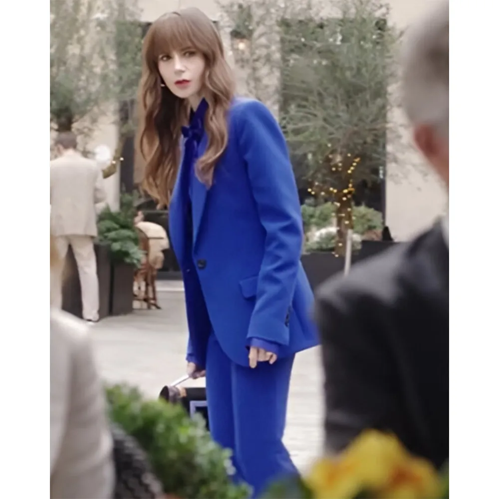 Emily in Paris S04 Emily CooperSuit