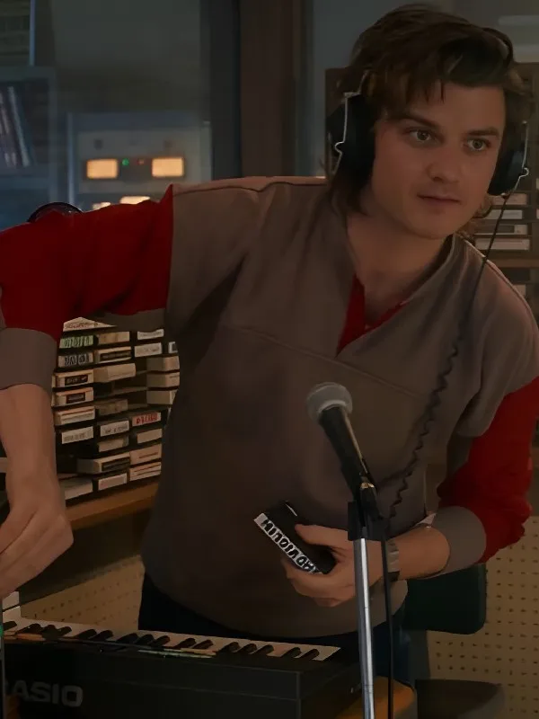 Stranger Things S05 Joe Keery Henley Sweater