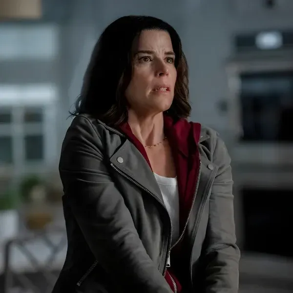 Neve-Campbell-Scream-7-Jacket-60 (1)