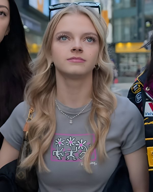 Pop-Star-Academy-KATSEYE-S01-Emily-Grey-T-Shirt-2